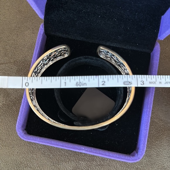☘️Filagree cuff - Picture 2 of 3